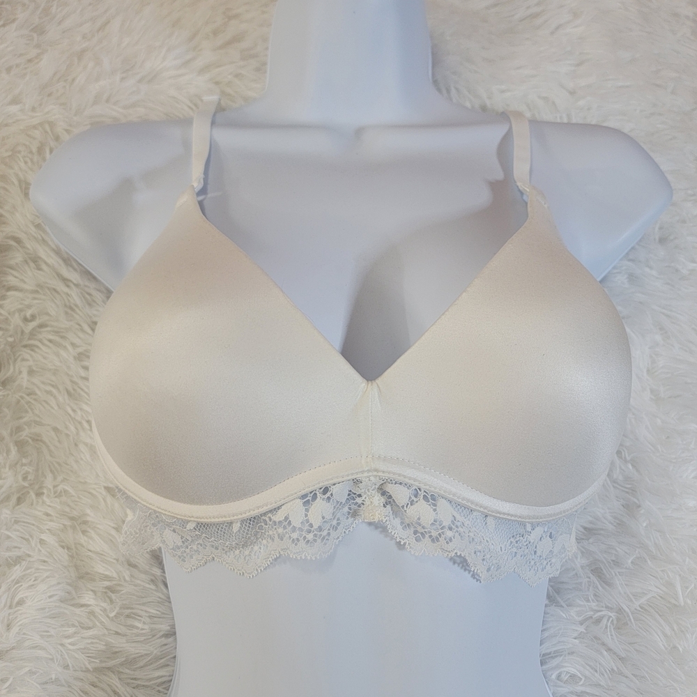 Maidenform Pure Comfort White Lace Bralette - Picture 2 of 13